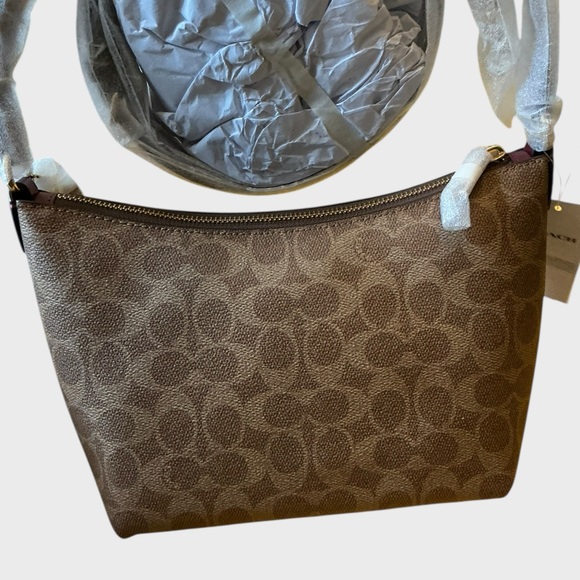 Coach CX588 Signature Canvas Shoulder Bag Horse & Carriage Print - Picture 4 of 13